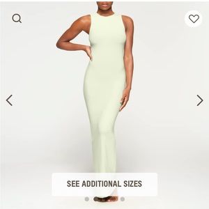 SKIMS maxi dress - size Medium
